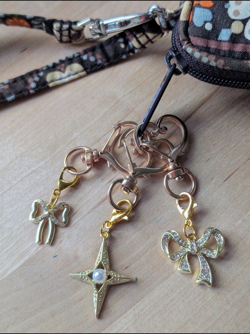 Gold Star Charm Keychain with Pearl Accent - Picture 4 of 4